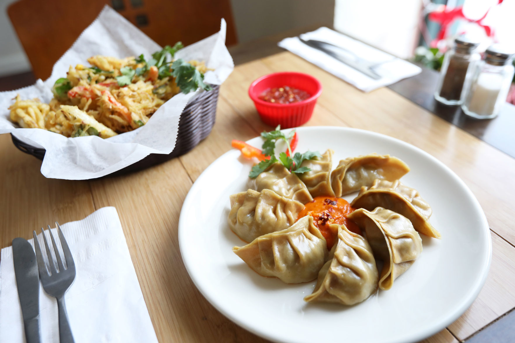 HungryBadger Cafe momo and veggie fritters